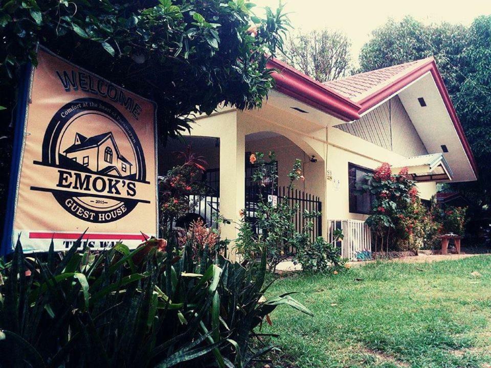 Emoks Guest House Moalboal Exterior photo